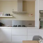 Charming And Comfort Town Mansion Apartment