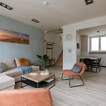 Charming And Comfort Town Mansion Apartment